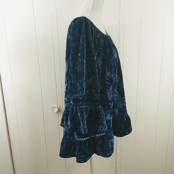 Off the shoulder crushed velvet top - Picture 4 of 5